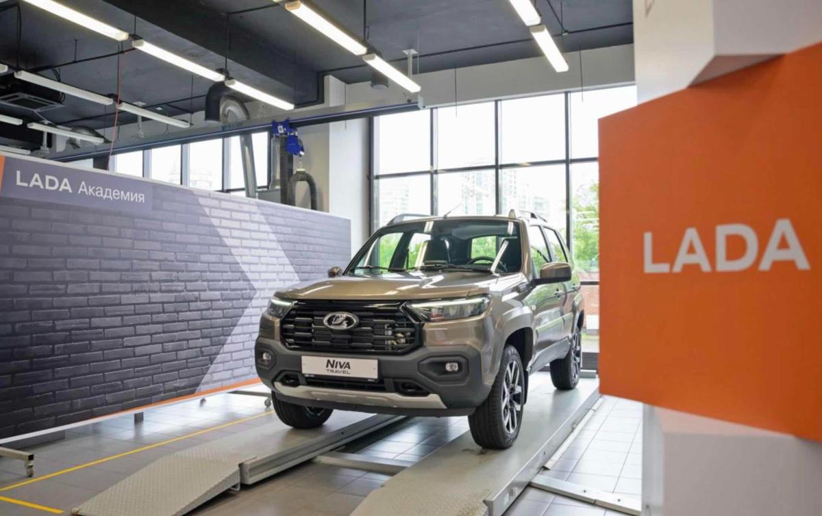 Дилер рассказал, когда Niva Travel с новым мотором попадут в российские автосалоны