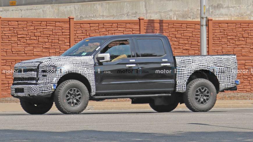 На тестах замечен прототип мощного пикапа Ford F-150 Raptor 2021 