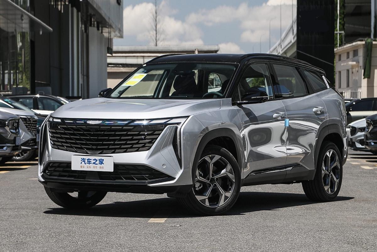 Новый Geely Atlas 2024 поступил в продажу и оказался дешевле предшественника