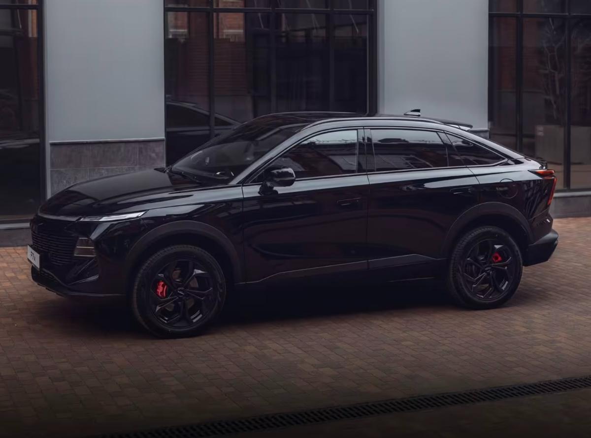 Названы конкуренты новой версии купе-кроссовера Haval F7x для России