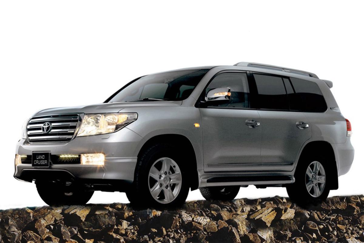 В РФ продают Toyota Land Cruiser 2011 года в заводском состоянии В РФ продают Toyota Land Cruiser 2011 года в заводском состоянии