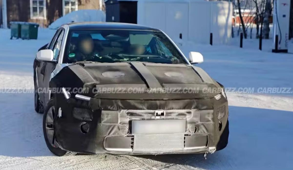 Hyundai Elantra нового поколения показали на шпионских фото