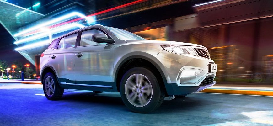 В России выросли цены на кроссоверы Geely Atlas 