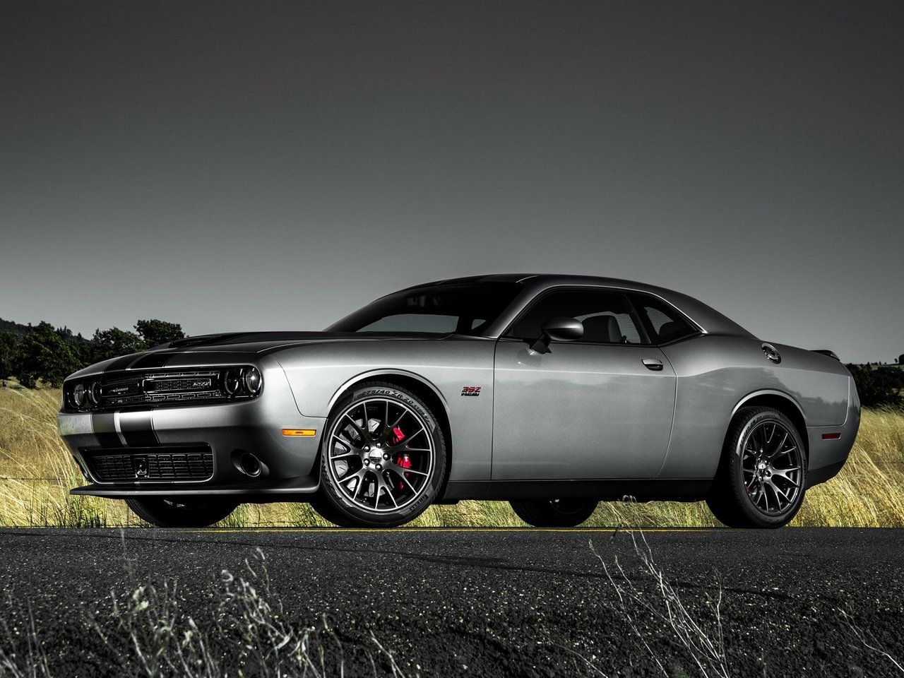 Фотографии dodge challenger