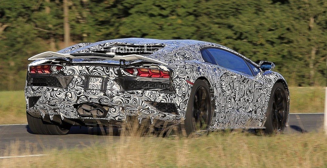 Рестайлинговый Lamborghini Aventador получит букву S