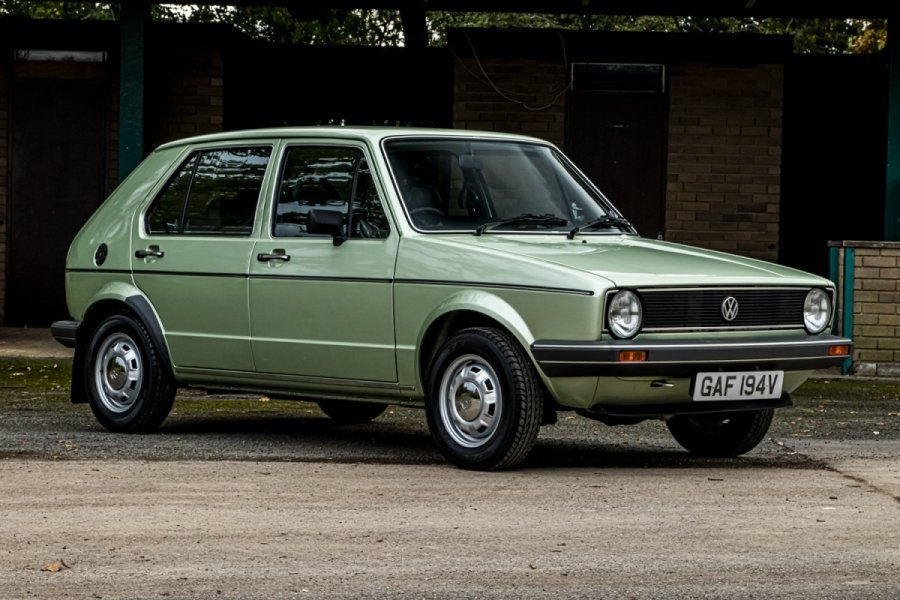 В продаже появился Volkswagen Golf 1980 года выпуска с маленьким пробегом