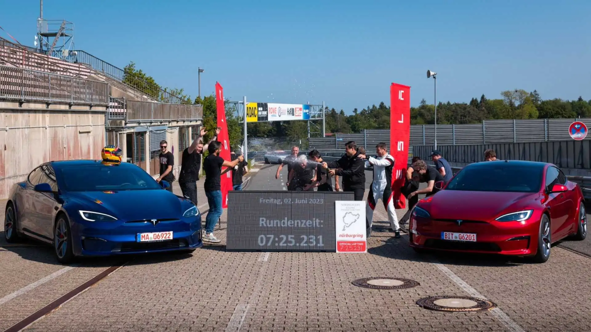 Tesla Model S Plaid установила рекорд среди серийных машин на легендарной трассе Нюрбургринг