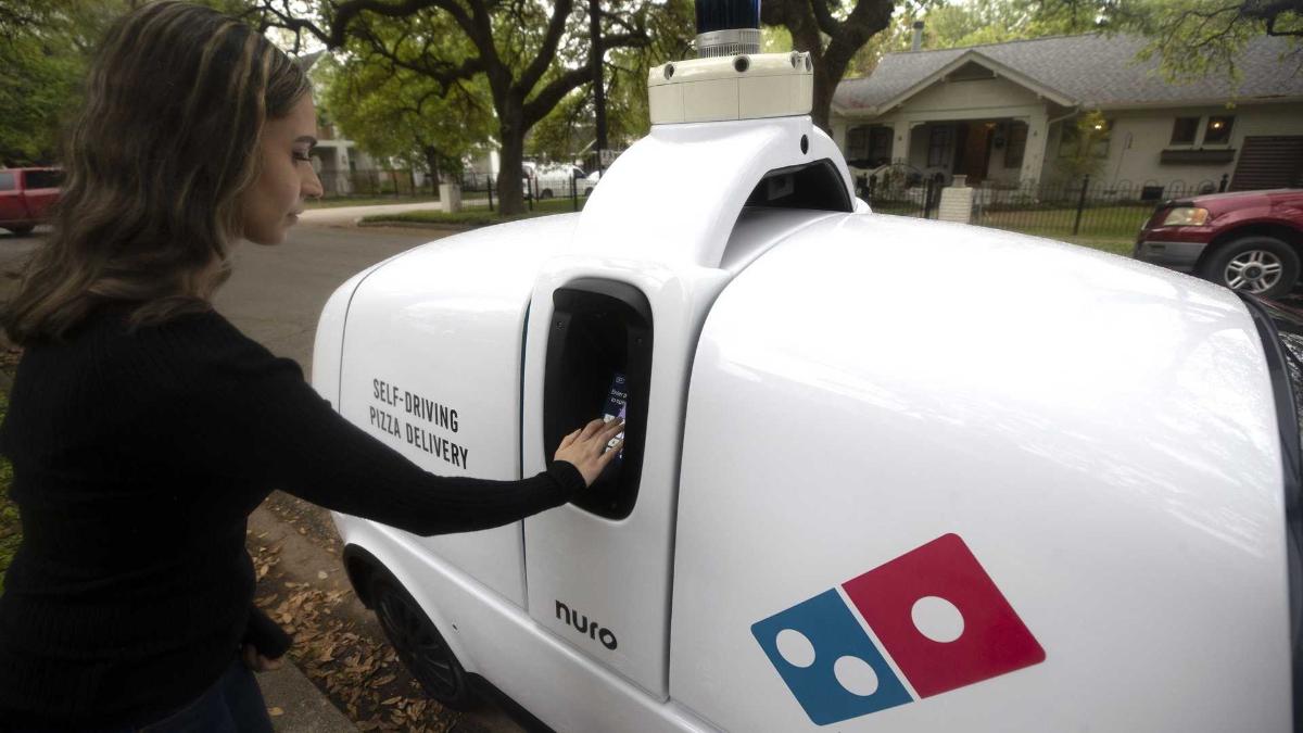 Domino Nuro R2 или автономная машина по доставке пиццы 