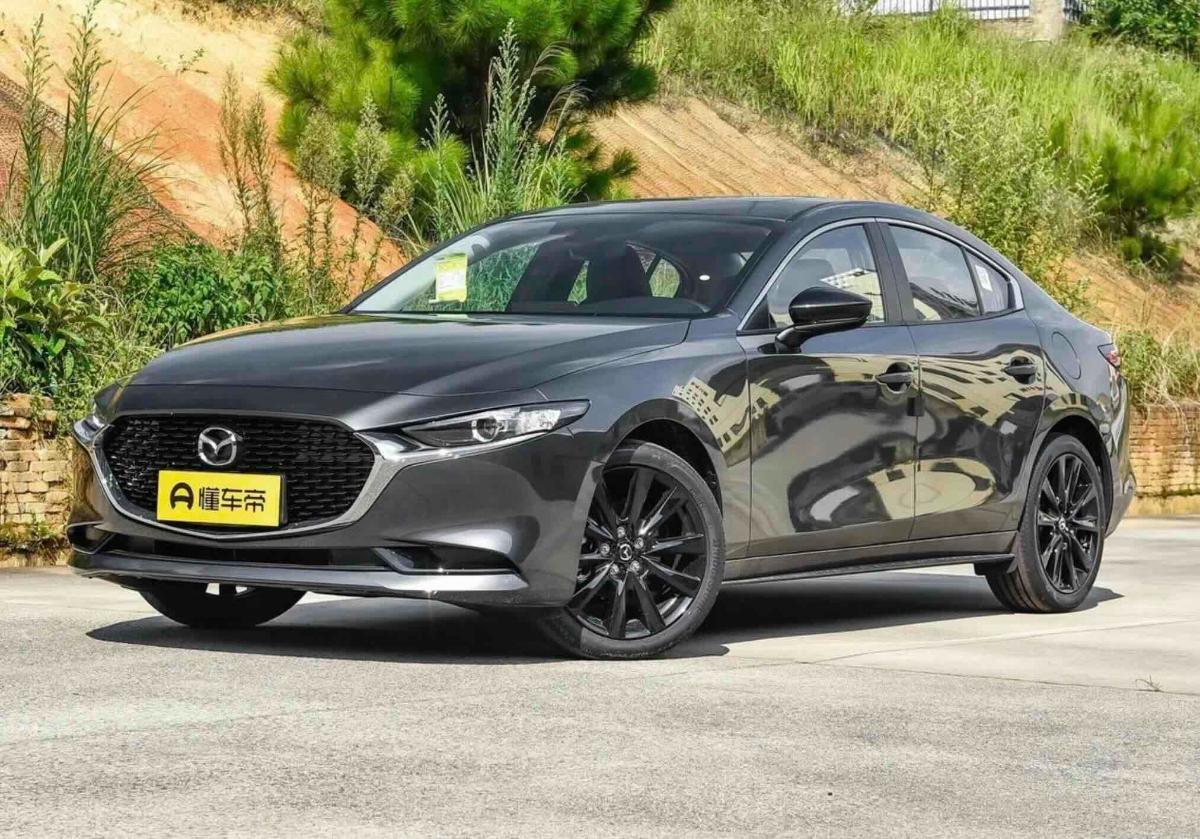 Mazda3 Axela 2025 года: что за седан дилеры под заказ готовы возить из Китая