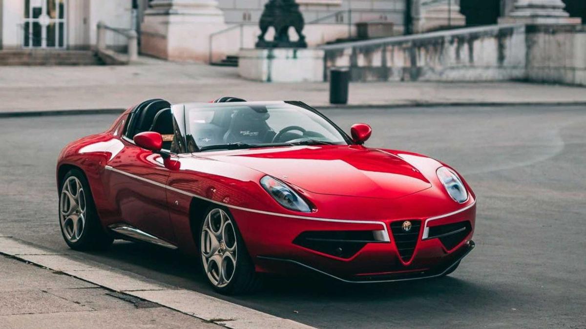 Touring Superleggera представила первый среднемоторный суперкар в истории Touring Superleggera представила первый среднемоторный суперкар в истории