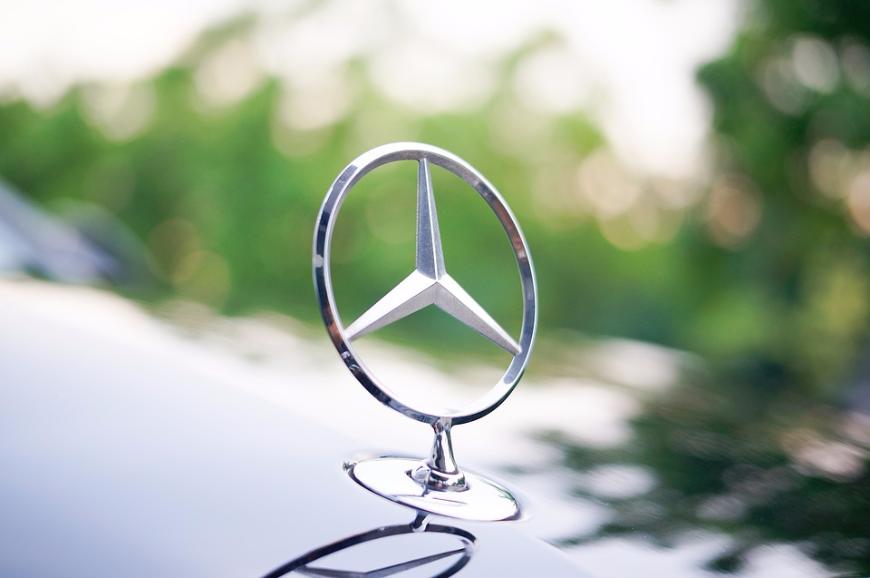 Mercedes-Benz поднял цены на свои модели в России 
