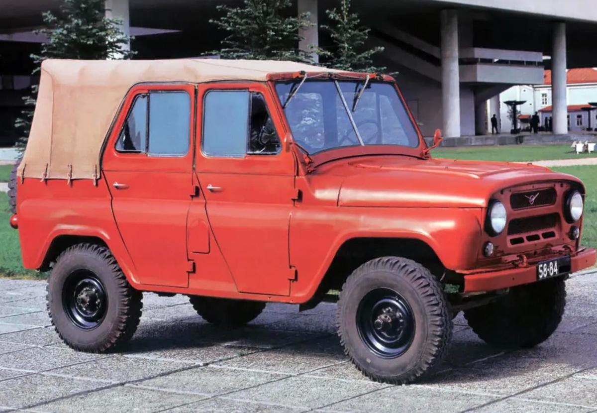 В России предложили снова запустить сборку культовых внедорожников УАЗ-469