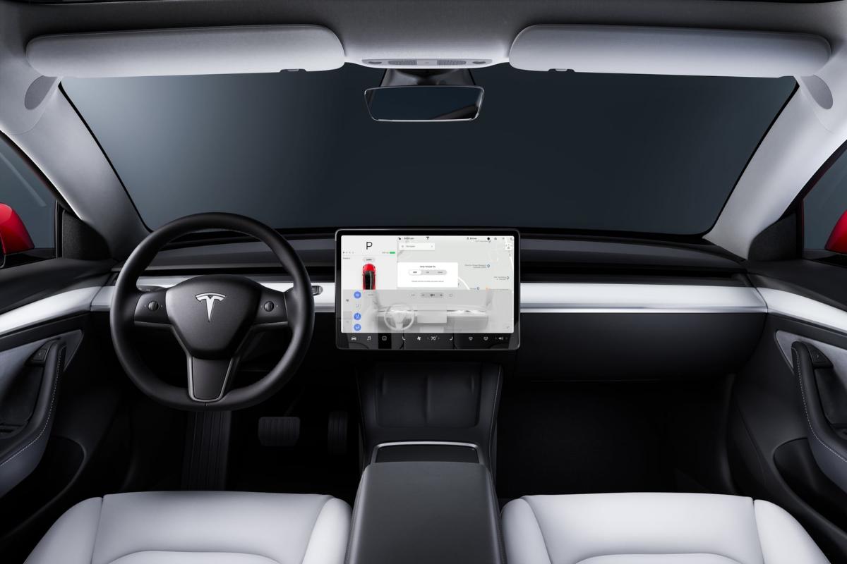 Электромобили Tesla скоро получат сервис Apple AirPlay вместо CarPlay