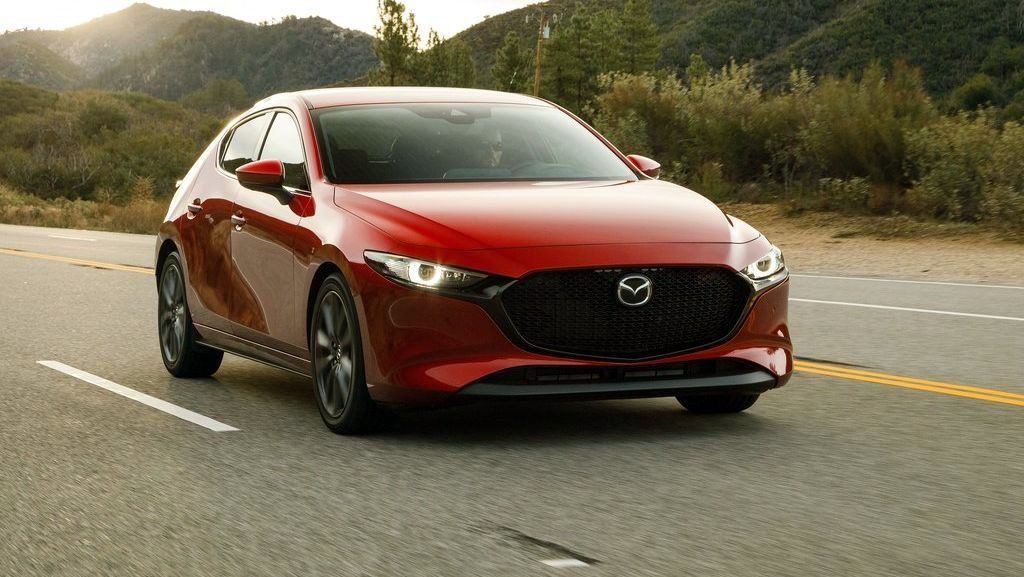 Mazda 3 четвертого поколения получила российский ценник и готовится к продажам