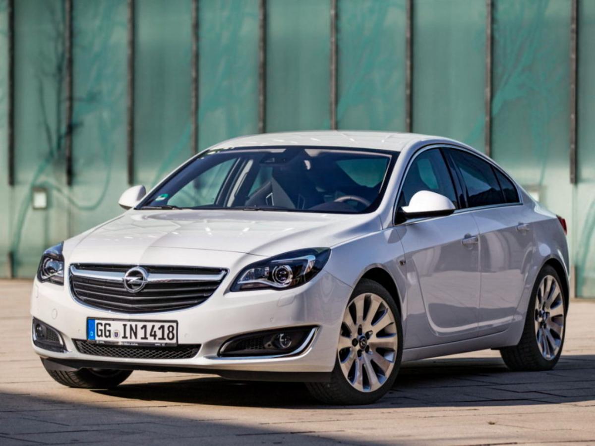 Эксперт «За рулем» перечислил плюсы и минусы популярного Opel Insignia