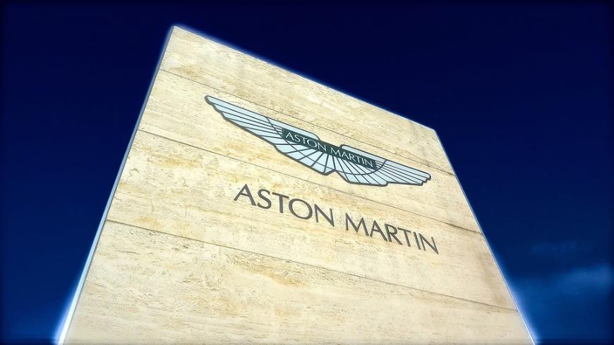 В Сеть попал тизер эксклюзивного Aston Martin V12 Speedster 