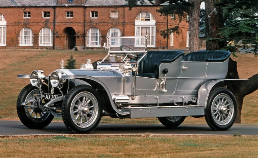 За 112-летний Rolls-Royce Silver Ghost выручили рекордную сумму 