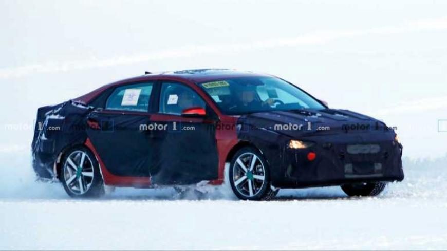 Обновленный Hyundai Elantra тестируют в зимних условиях