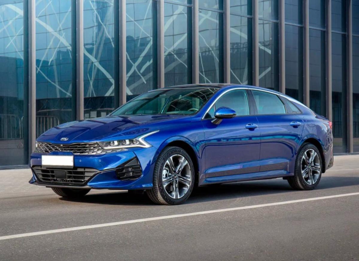 Седан Kia K5 готовится ко второму обновлению: что известно