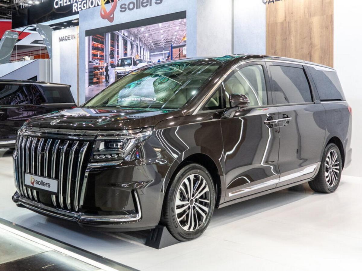 «РГ»: старт «живых» продаж отечественных минивэнов Sollers SP7