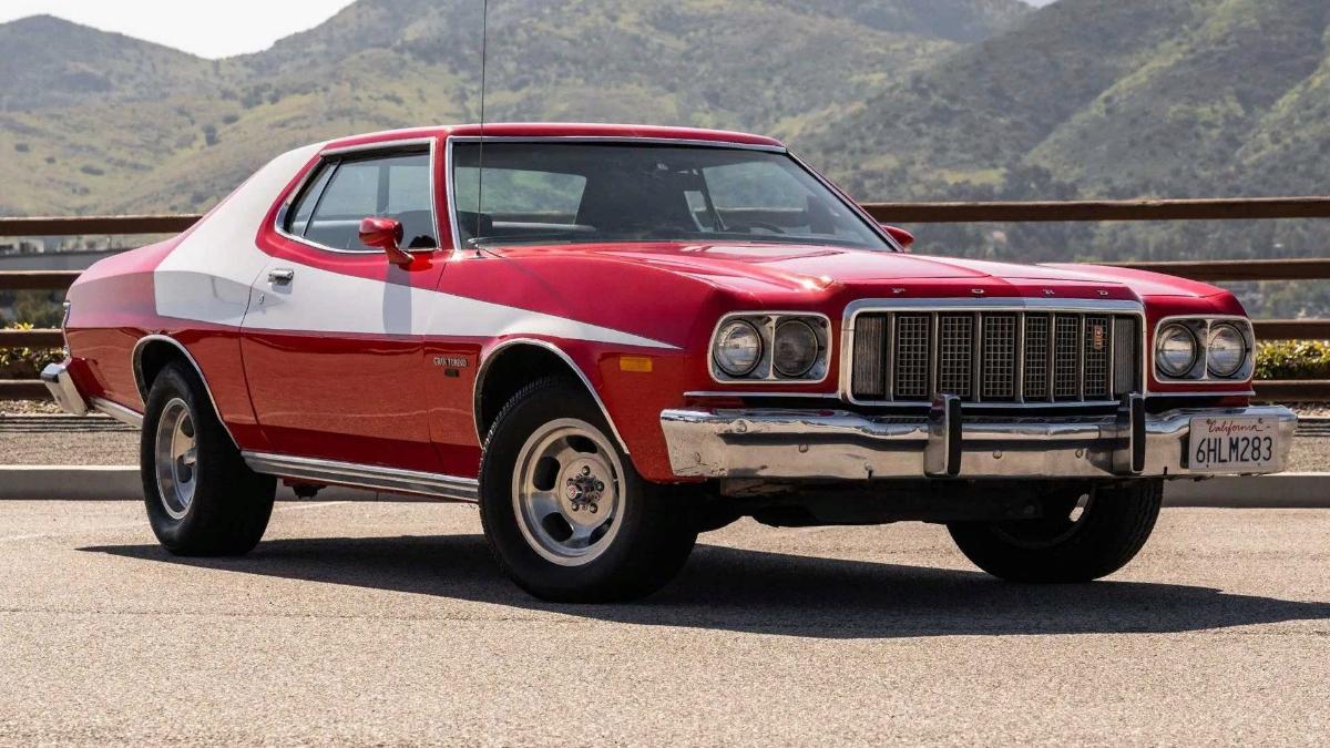 На аукционе продается реплика Ford Gran Torino 1975 года