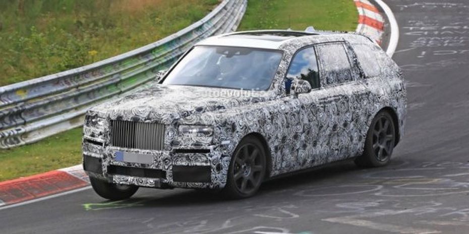 Rolls-Royce Cullinan проходит дорожные тесты на Нюрбургрингской трассе