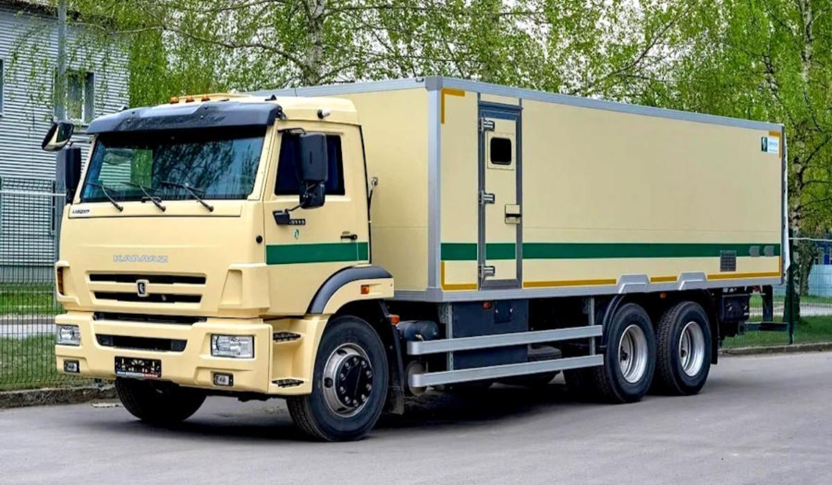 Иллюстрация 101auto.ru: КАМАЗ-65115 превратили в броневик для инкассации и перевозки ценных грузов