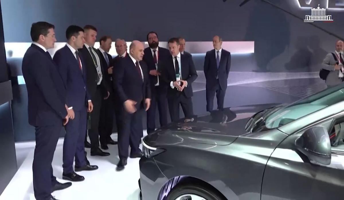 РИА «Новости»: Мишустину показали новые автомобили Volga