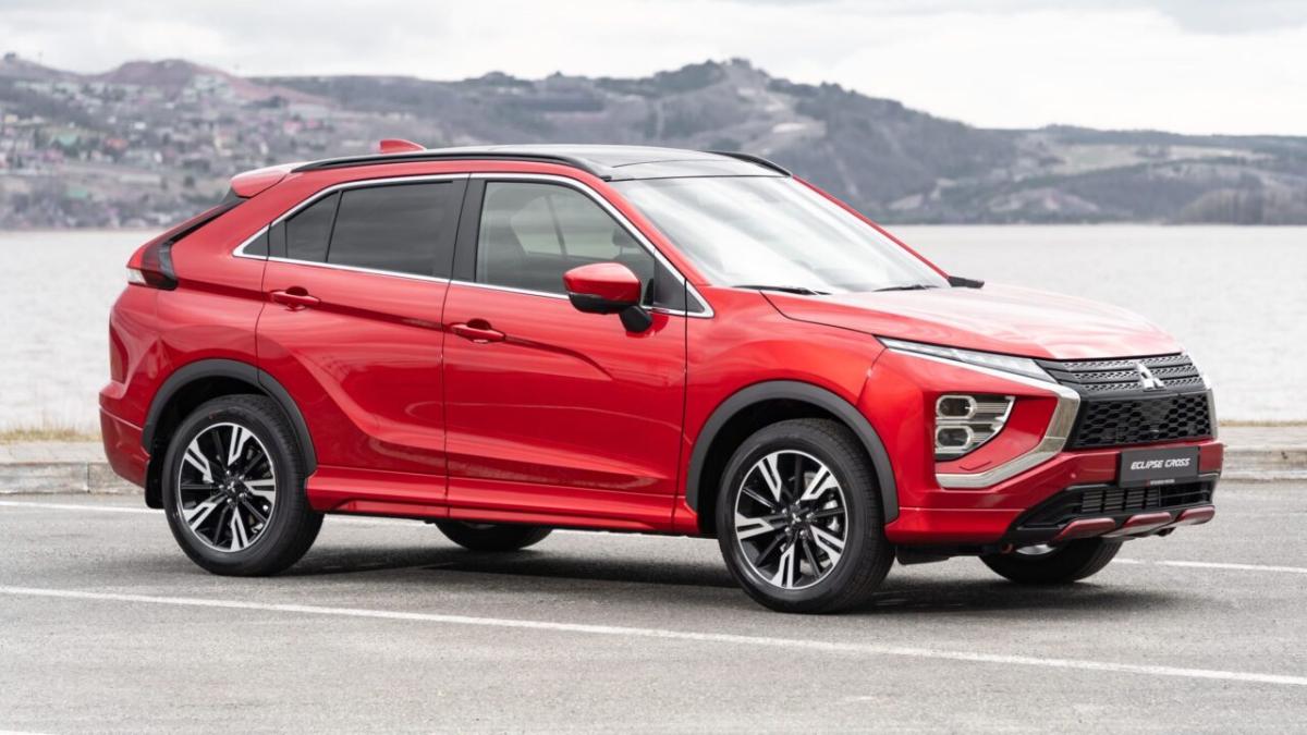 В РФ стартовали продажи новых кроссоверов Mitsubishi Eclipse Cross по цене от 3 млн рублей