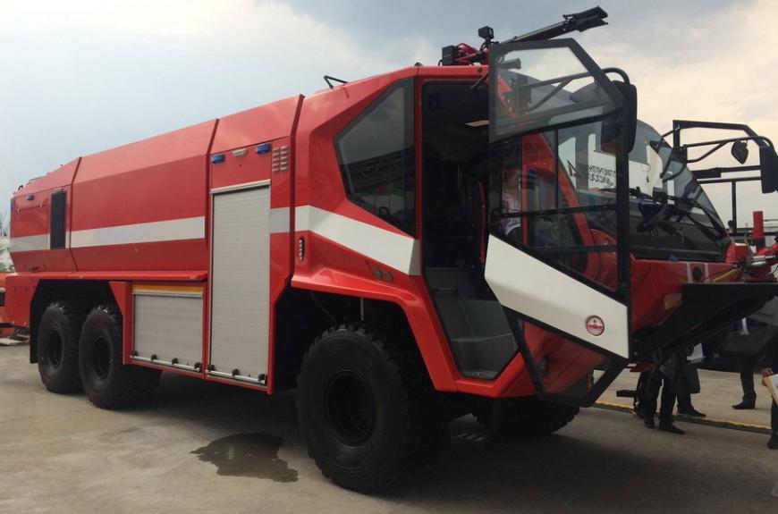 В России представили пожарную машину для аэродромов с 700-сильным мотором