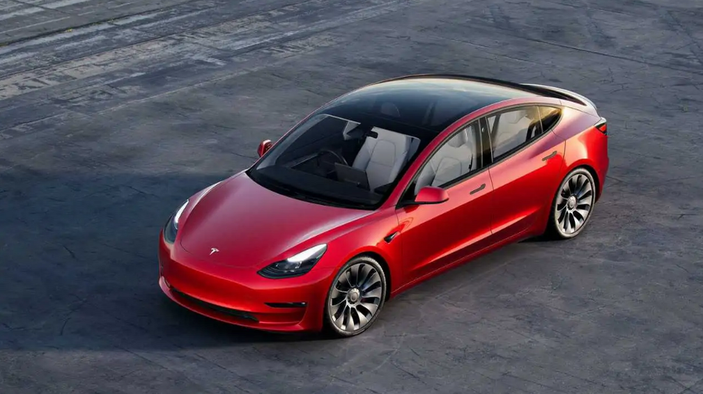 Tesla отзывает некоторые автомобили Model 3 из-за ослабления крепежных элементов подвески