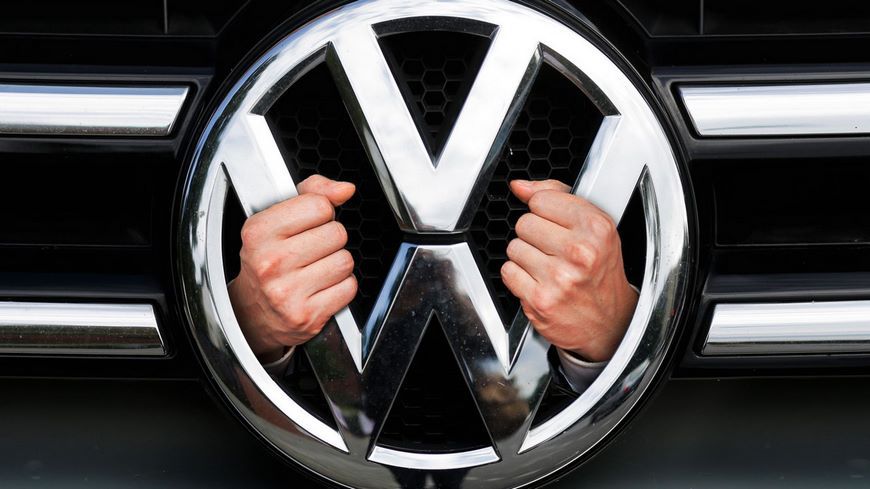 Экс-глава концерна Volkswagen может быть вынужден выплатить около 100 млн евро