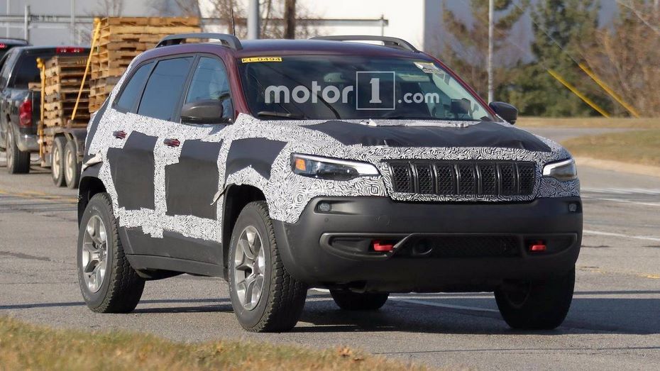 Обновленный Jeep Cherokee Trailhawk 2019 модельного года попался фотошпионам