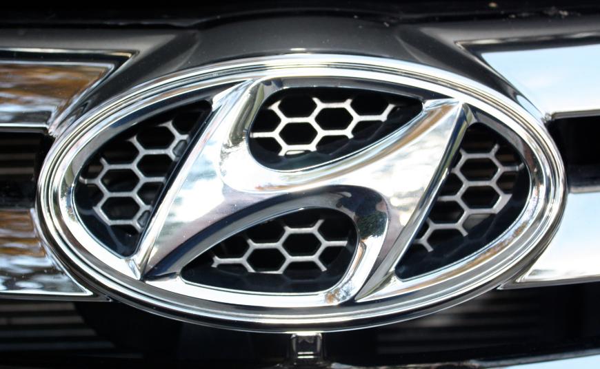 Hyundai начал выпуск автомобилей с МКПП без педали сцепления