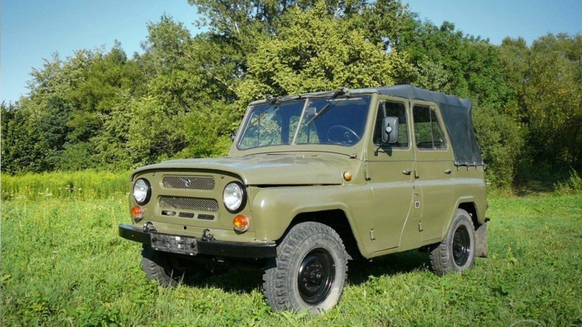 В Финляндии оценили привезенный с армейского склада в России внедорожник УАЗ-469