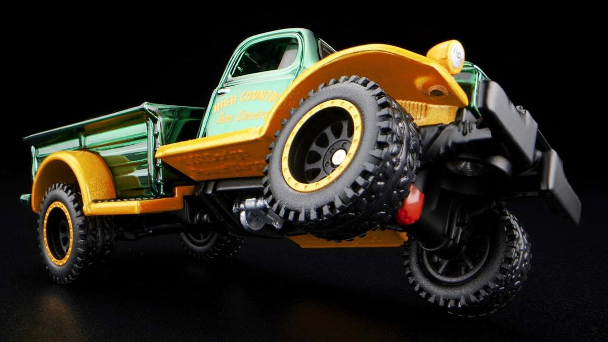 Моделька грузовика Dodge от Hot Wheel выглядит как настоящая 