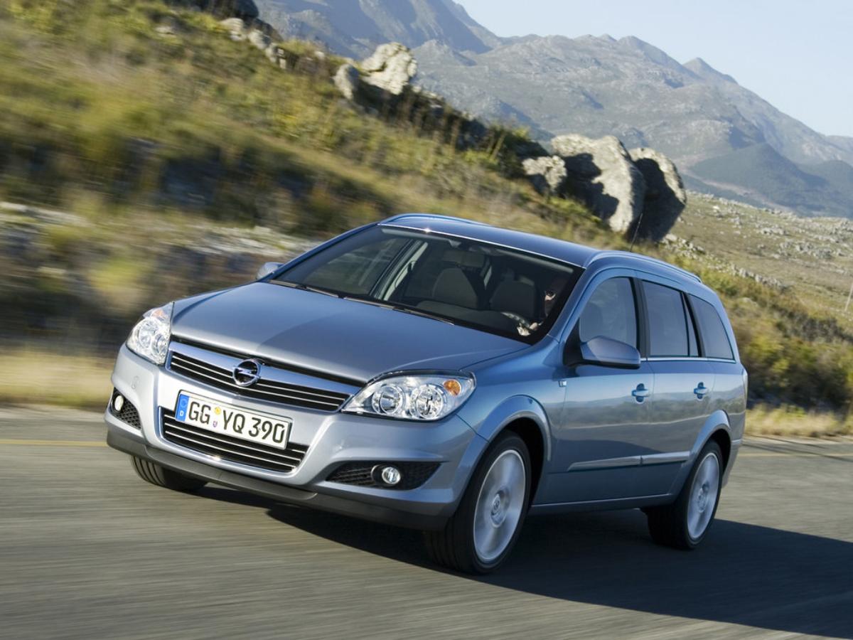 Эксперт «За рулем» Зиновьев рекомендует купить универсал Opel Astra вместо кроссовера