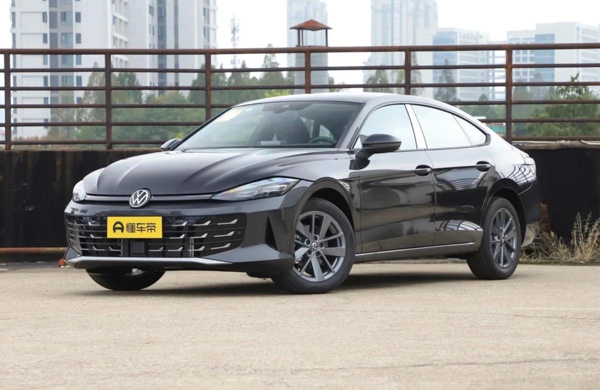 Volkswagen Lamando L по цене от 3,33 млн рублей: дилеры предлагают «свежий» рестайлинг