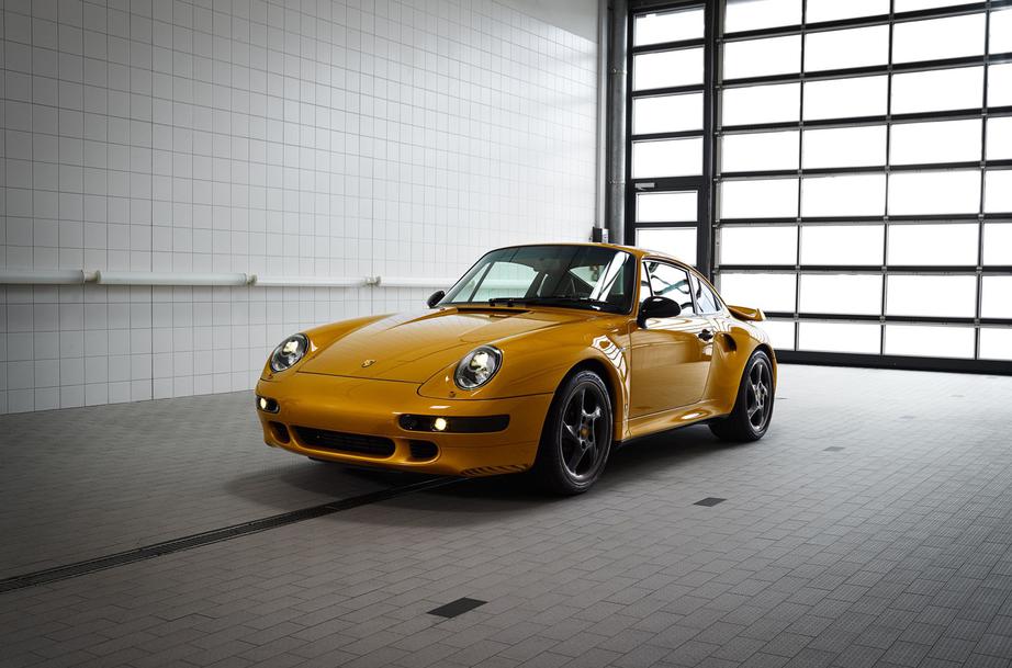 Рестомод Porsche 911 (993) Turbo S Project Gold был продан за огромную сумму