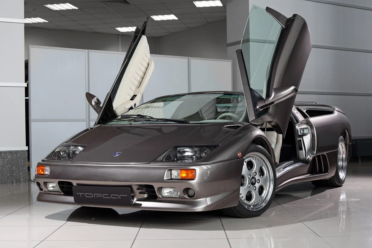 В России выставлен на продажу редкий суперкар Lamborghini Diablo за 35 млн рублей 