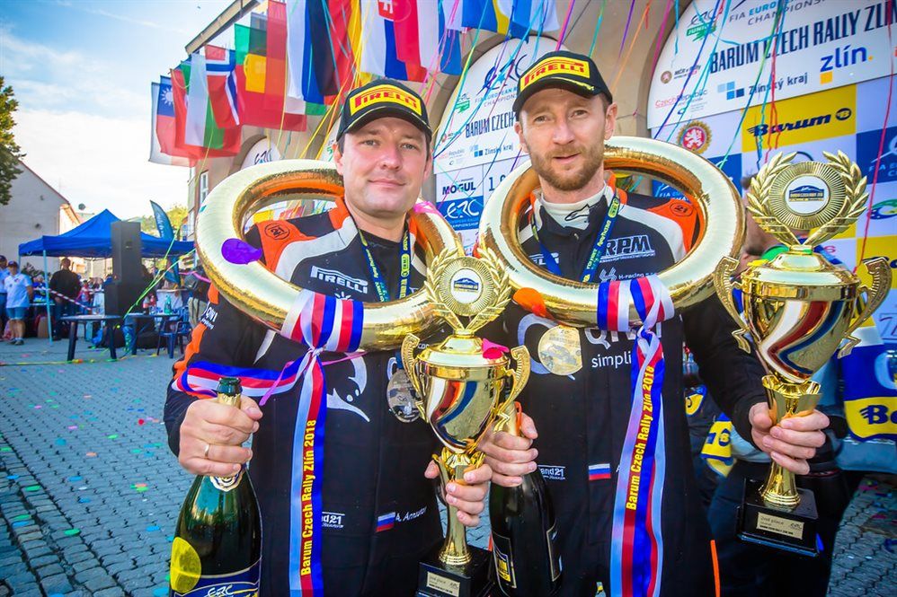 Российские гонщики впервые выиграли чемпионат Европы по ралли