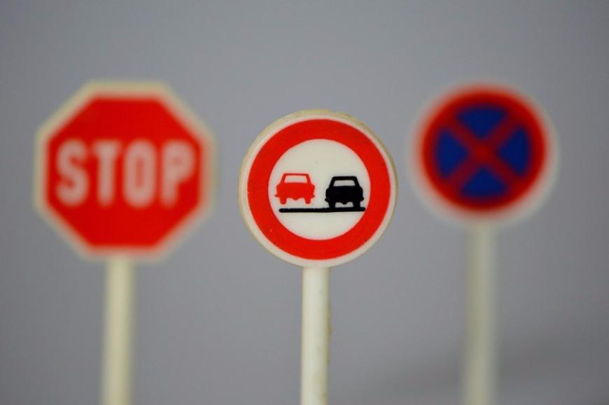 В МВД не исключают рост ДТП из-за уменьшенных дорожных знаков