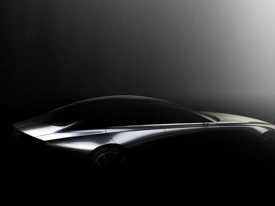 Mazda представила новую версию «тройки» показав несколько тизерных изображений