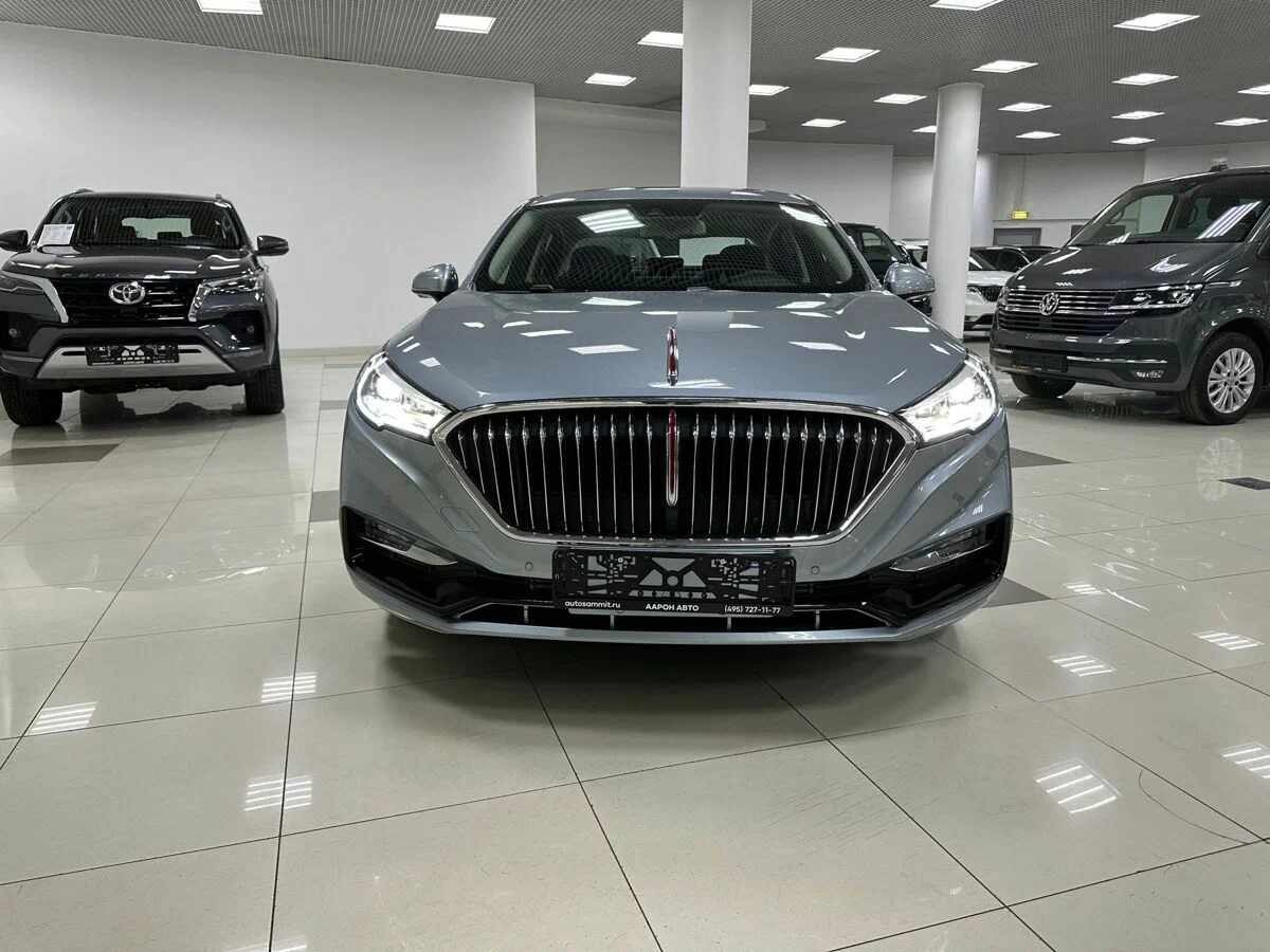 Hongqi: 5 причин, почему китайский "люкс" еще не Mercedes Hongqi: 5 причин, почему китайский "люкс" еще не Mercedes