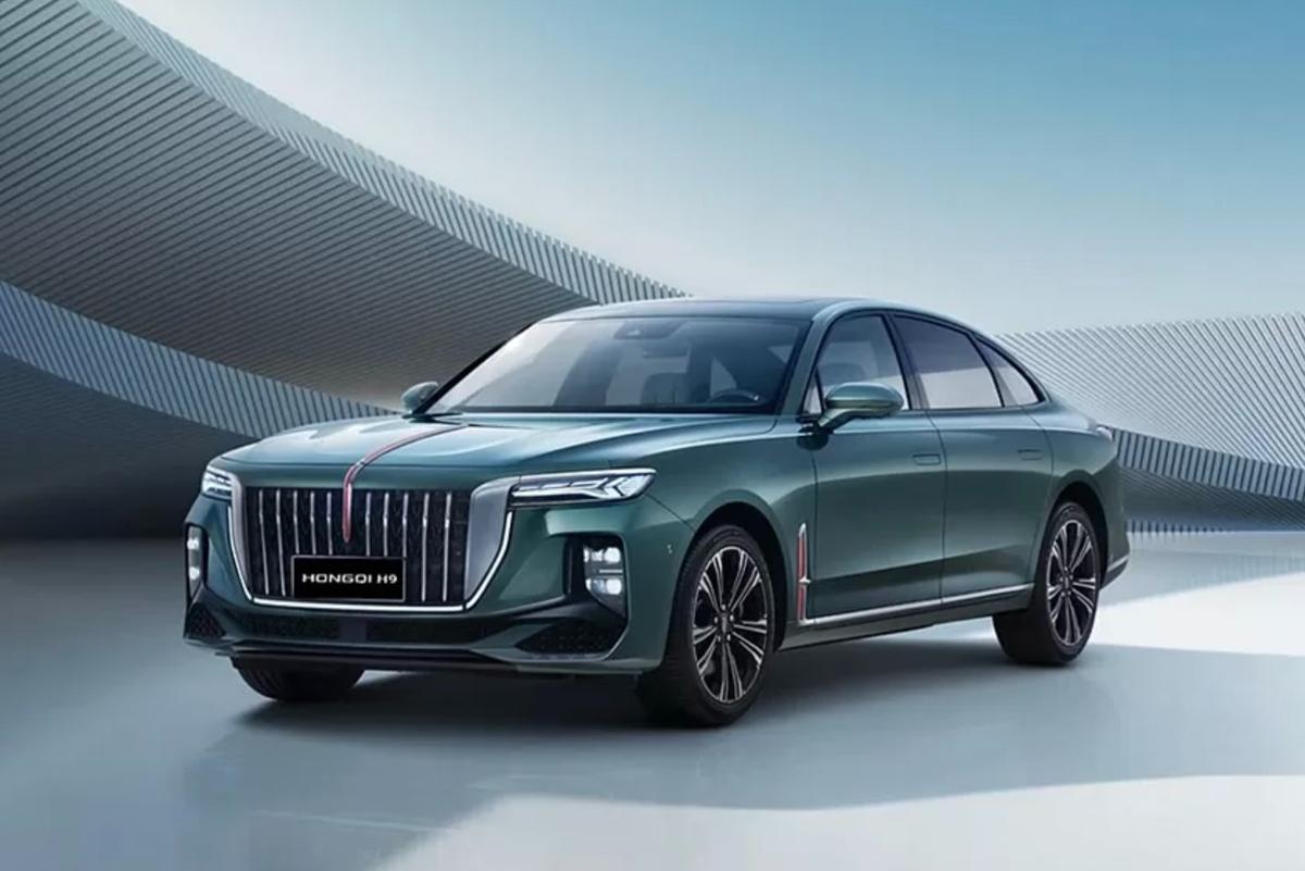 Wroom: столичная полиция получила китайские люксовые седаны за 10 млн рублей