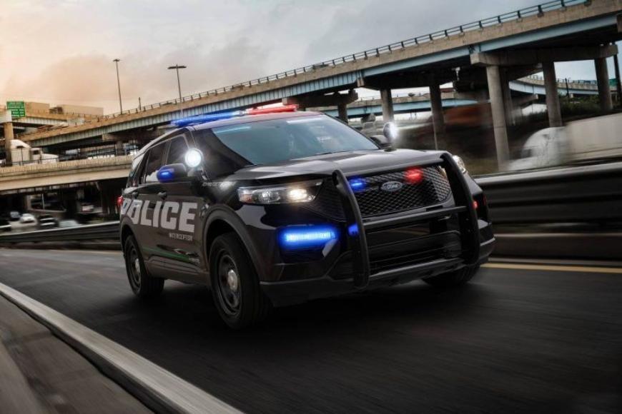 Полицейский Ford получил гибридную установку без потери эффективности