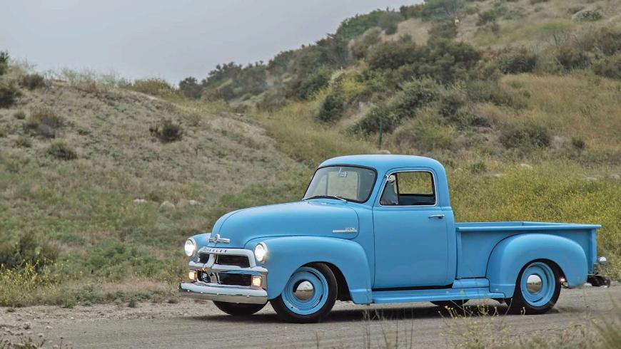 Ателье Icon представило необычную версию пикапа Chevy 1954 года 