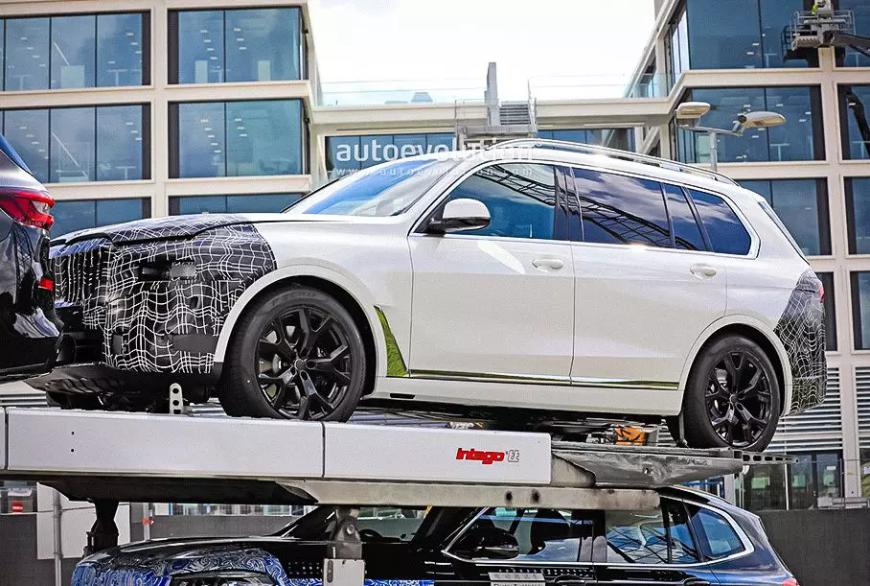 Обновлённый BMW X7 получит нетипичную для себя оптику 