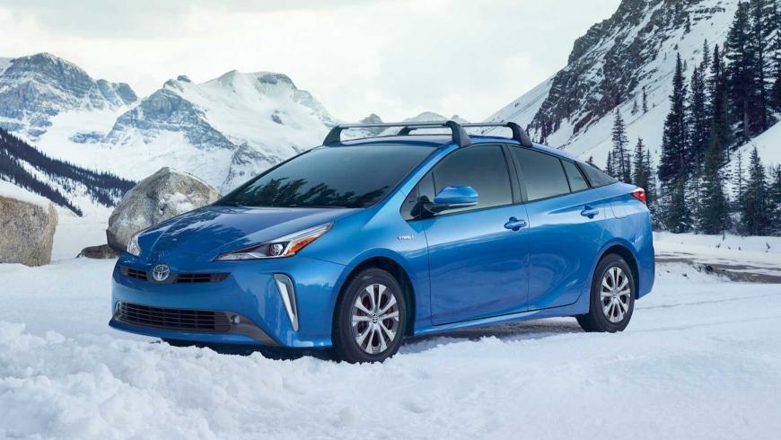 Toyota представила новый Prius с полным приводом