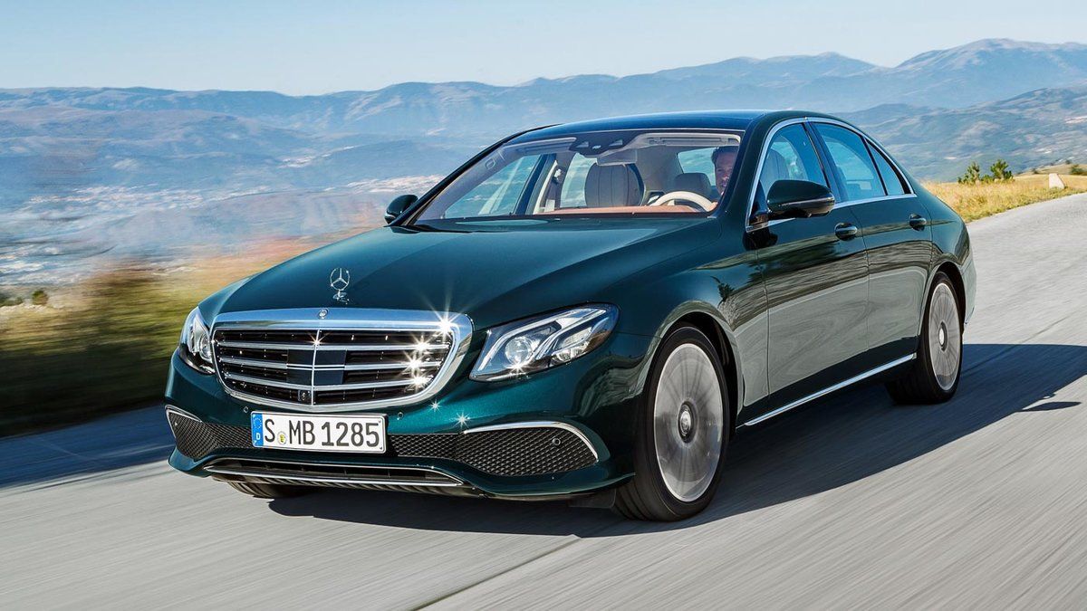 Mercedes-Benz отзывает в РФ практически 500 машин